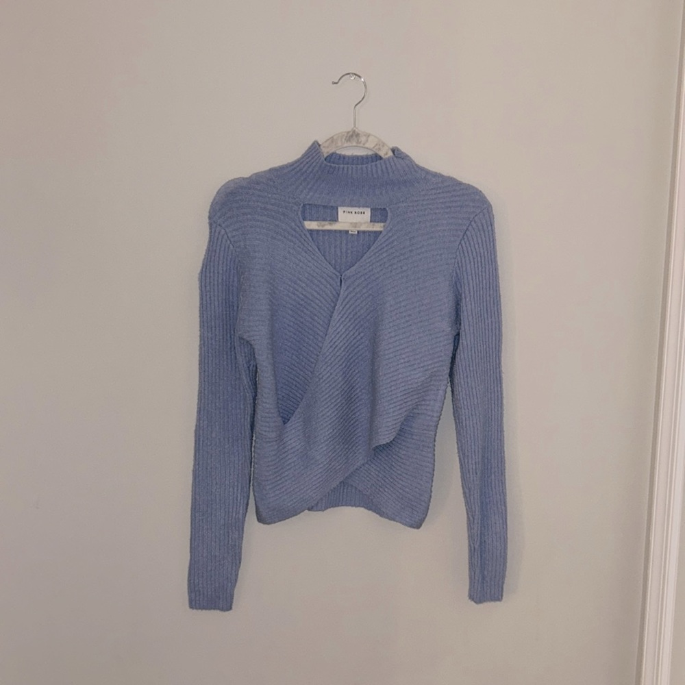 Criss-cross turtleneck long sleeve